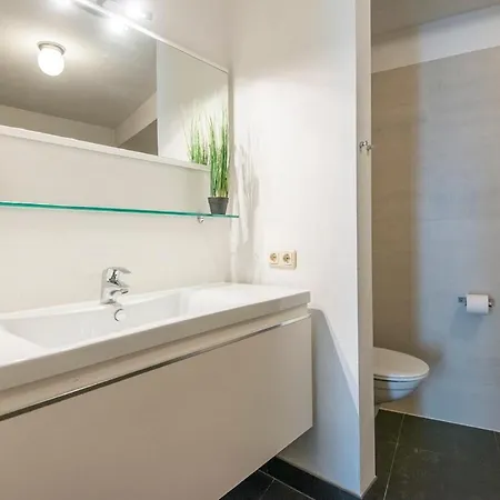 هاوس لوثرينجين باي ألبين ترافيل *