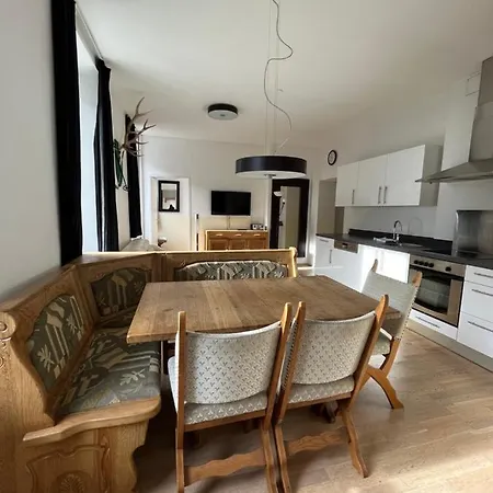 هاوس لوثرينجين باي ألبين ترافيل *